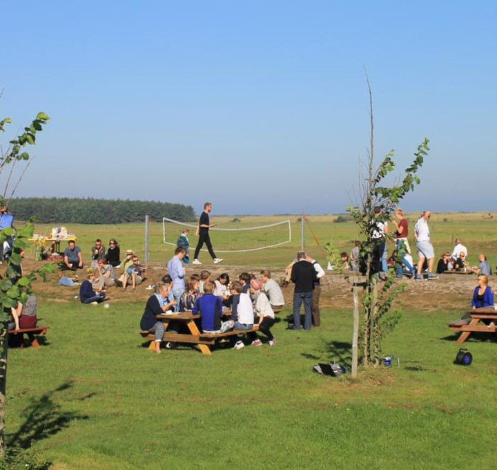 Het Zwanewater Rasen mit Menschen